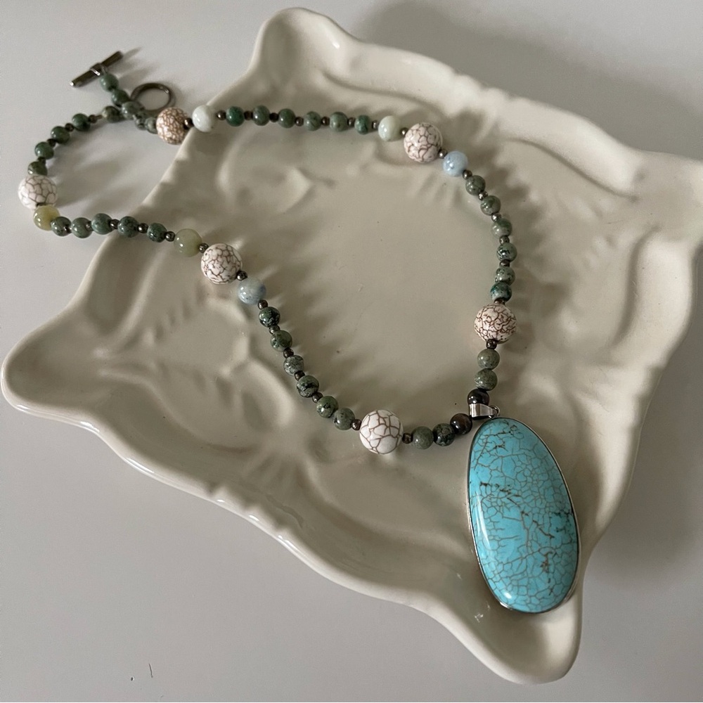 Southwestern Style Natural Stone Beaded Pendant Necklace